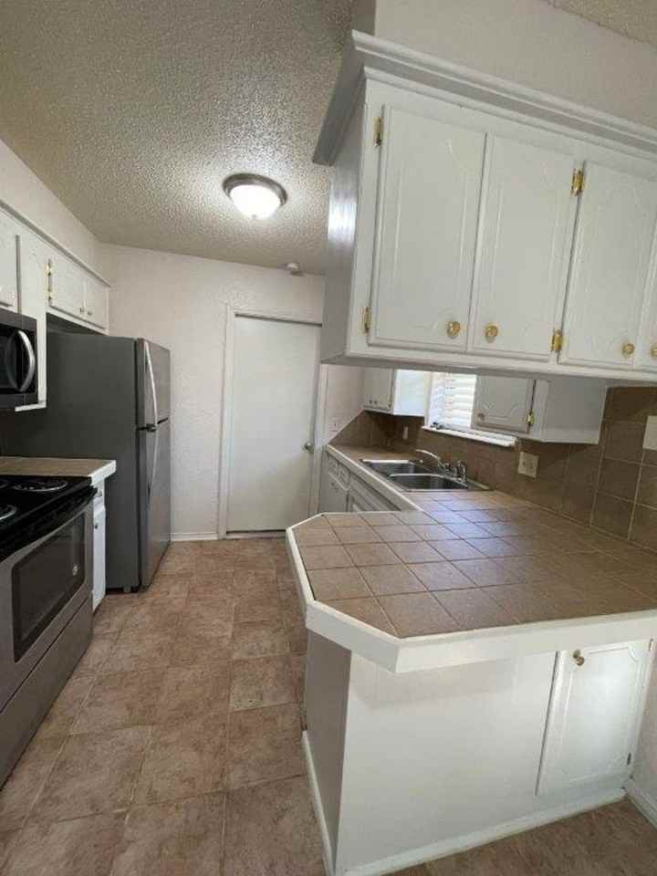 5104 Creekwood Ter - Photo 6 of 18