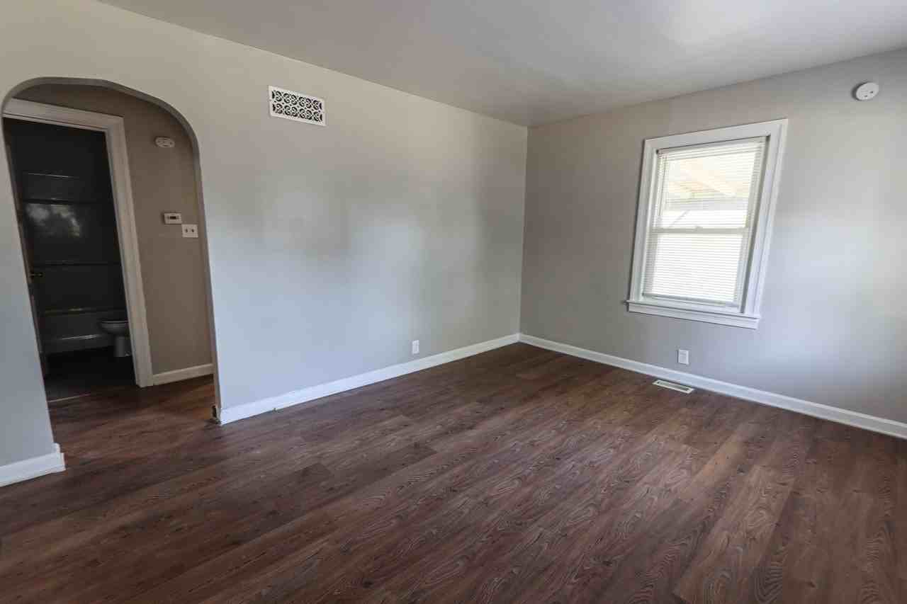 2119 Margybeth Ave - Photo 2 of 18