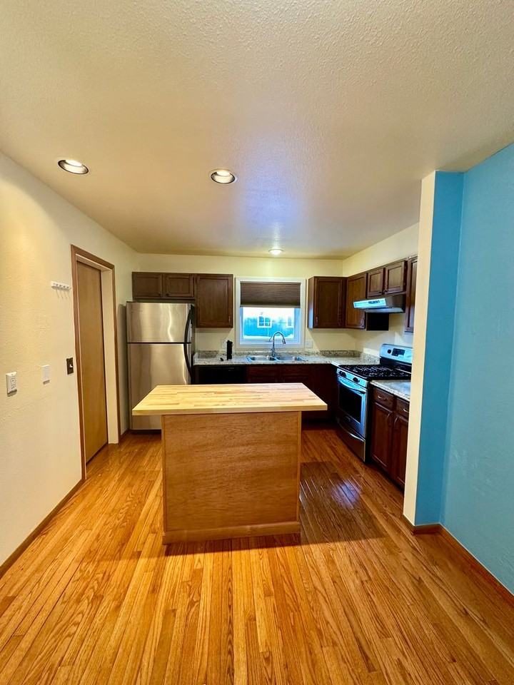 1303 Kiana Ln - Photo 2 of 13