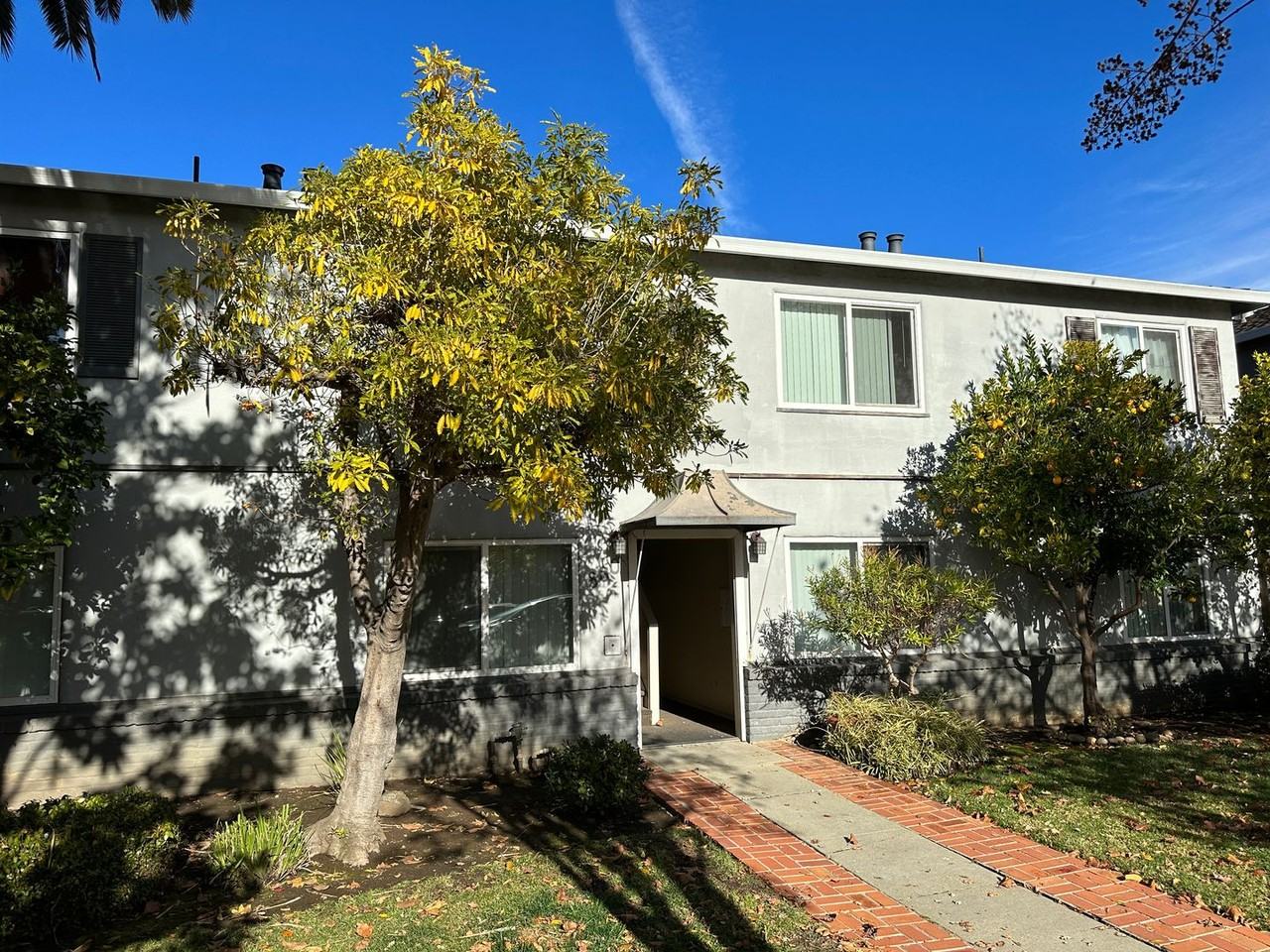 880 Park Dr - Photo 4 of 10