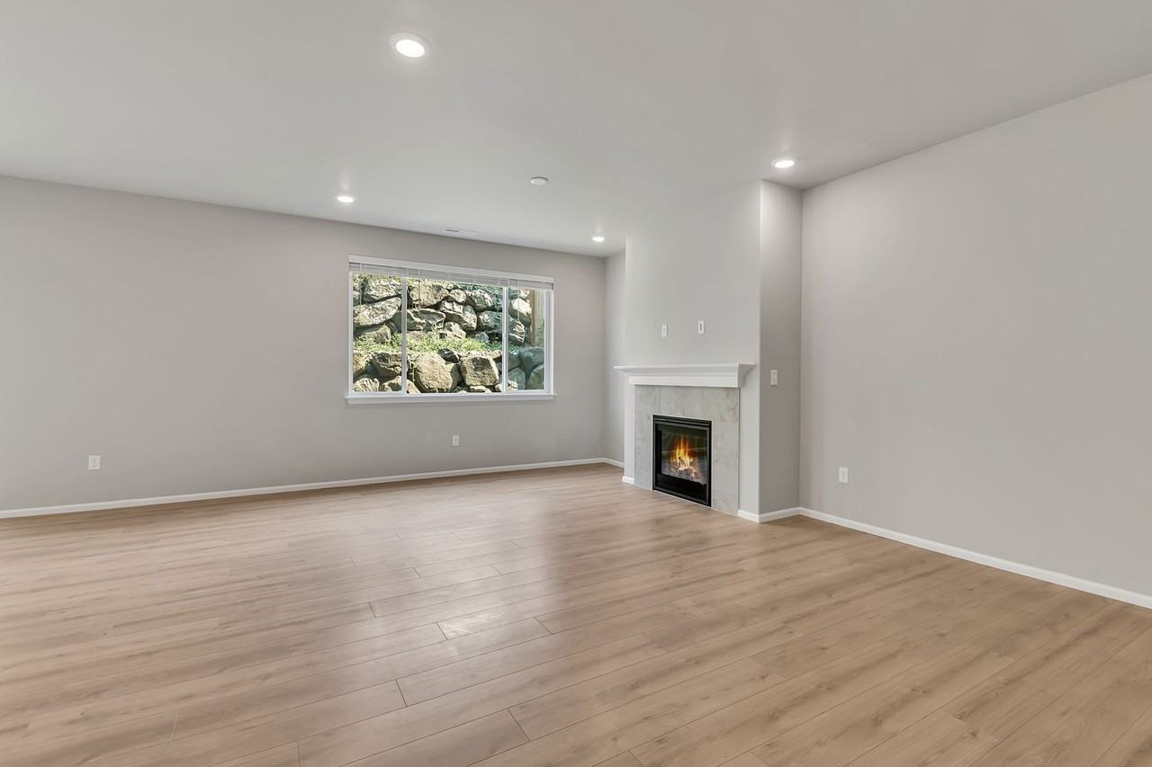 4250 Nettle Drive Southeast - Photo 5 of 31