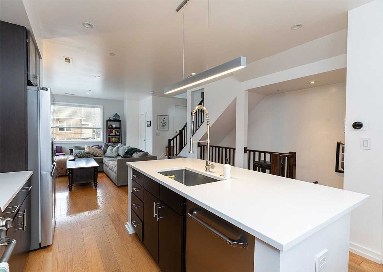 1038 Otis St Ne - Photo 3 of 20