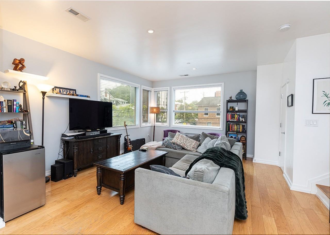 1038 Otis St Ne - Photo 4 of 20