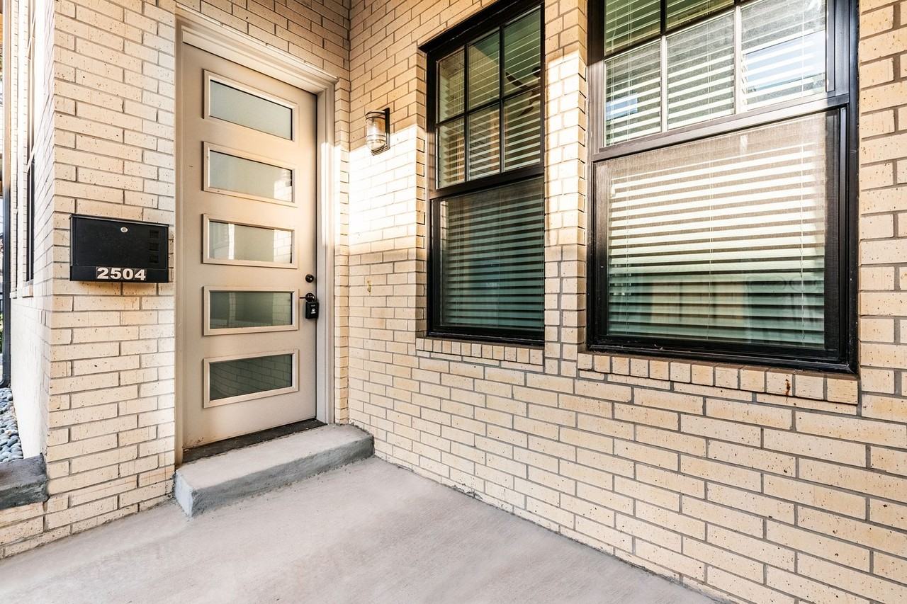 2504 N Douglas Ave - Photo 3 of 34