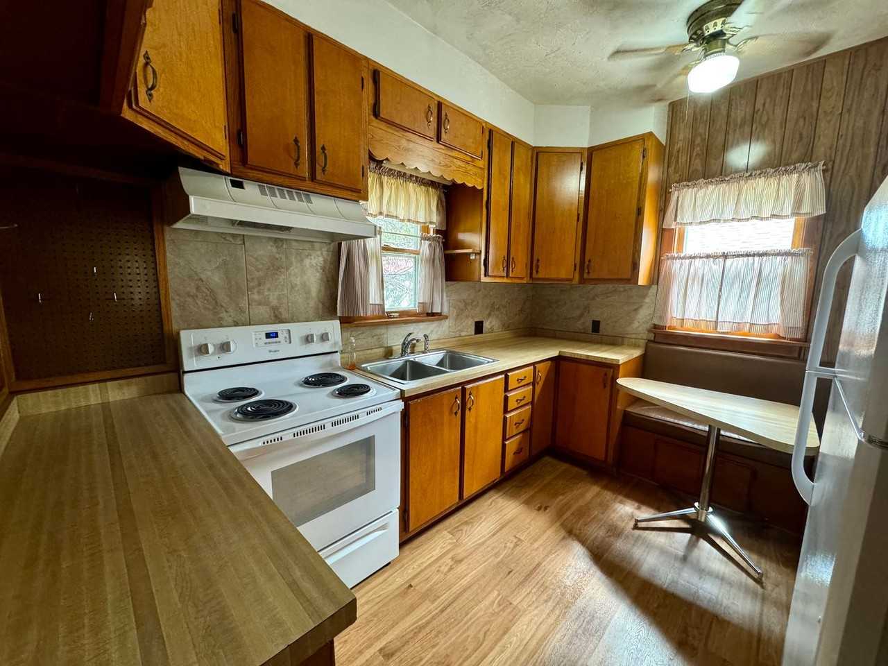 1430 S 33rd St - Photo 2 of 20