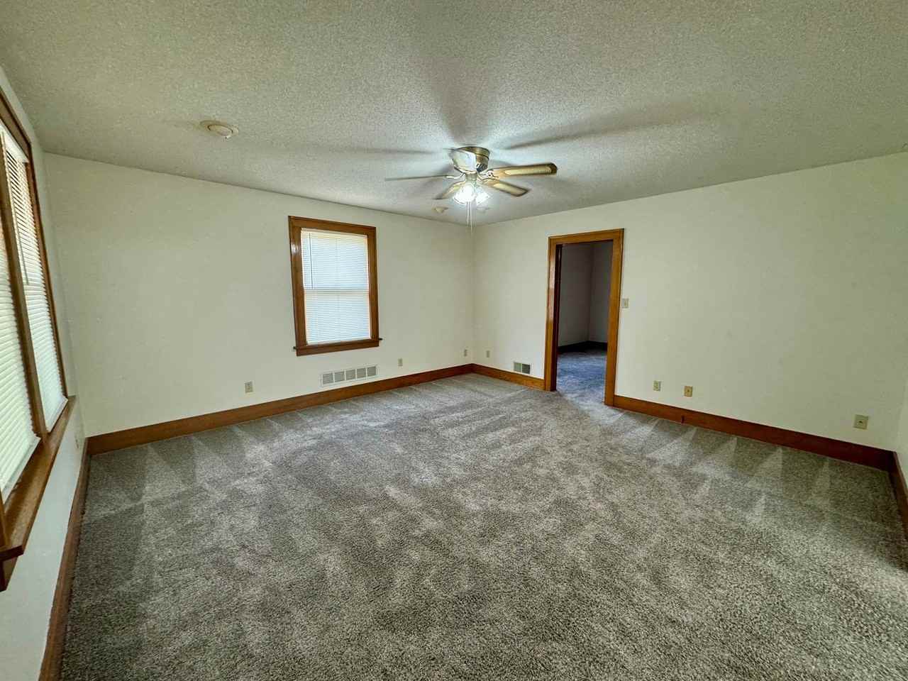 1430 S 33rd St - Photo 3 of 20