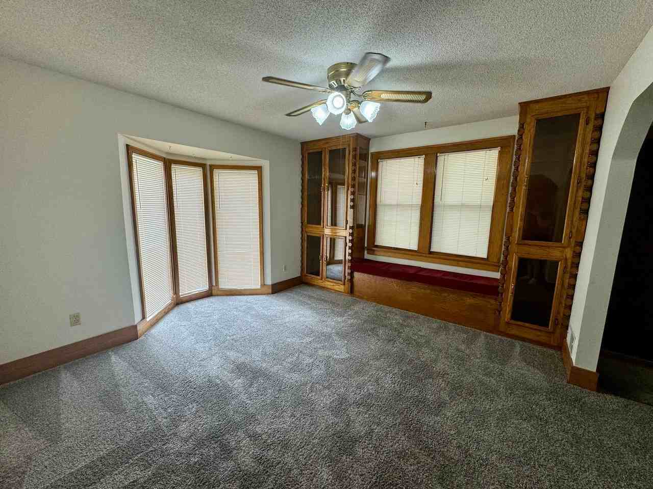 1430 S 33rd St - Photo 5 of 20
