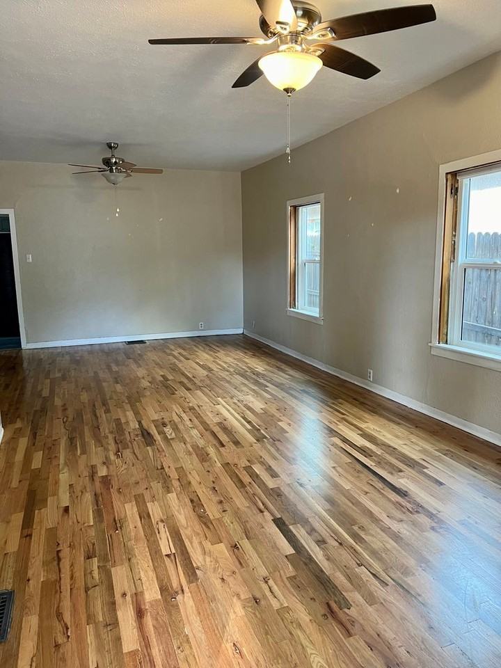230 N Walnut St - Photo 2 of 14