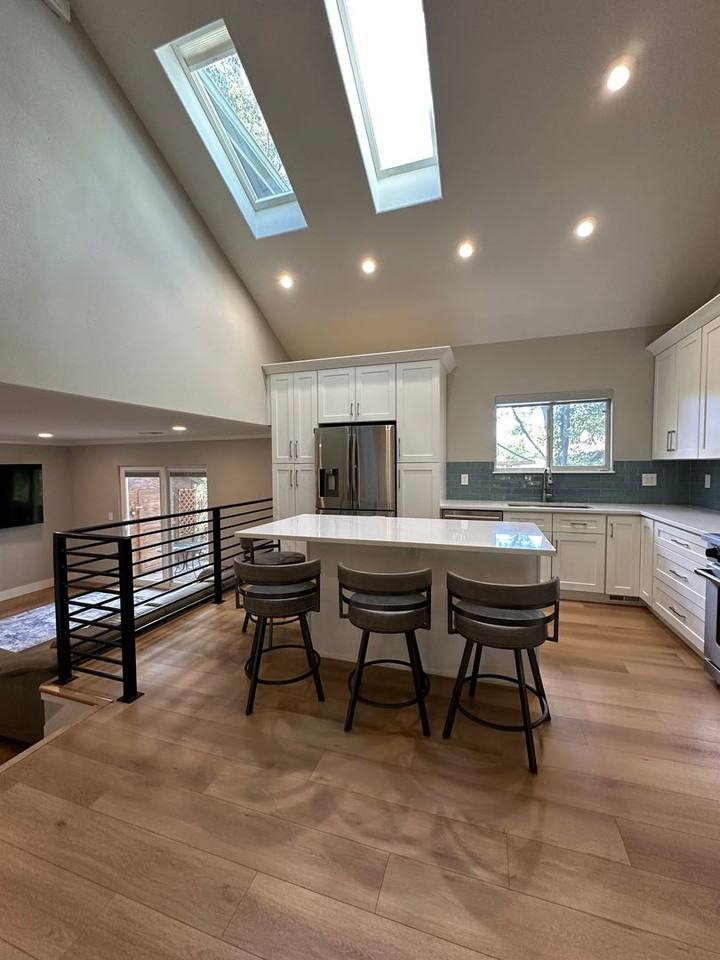 2237 Bristol St - Photo 5 of 44