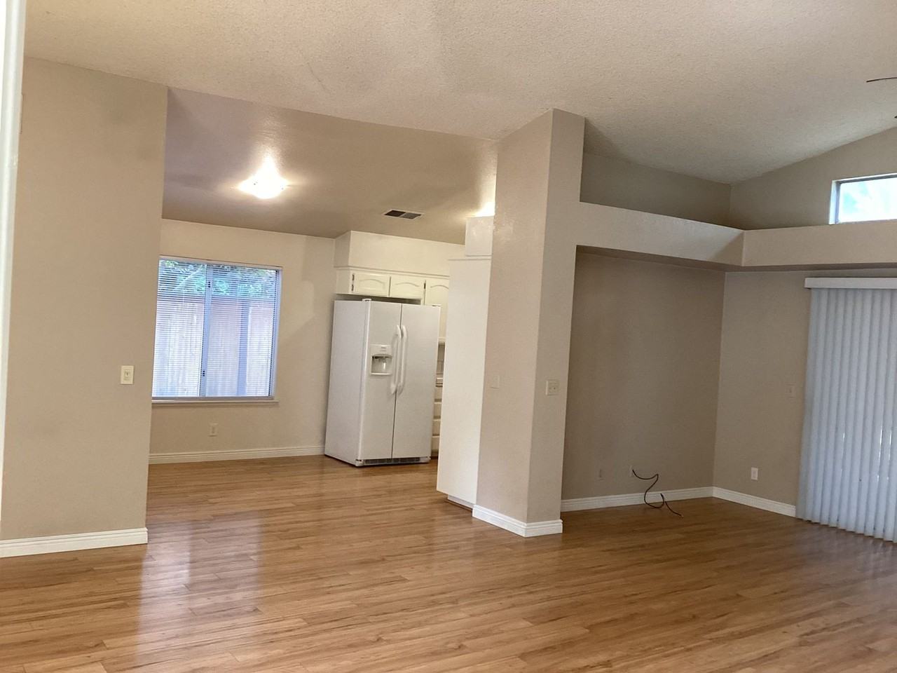 9615 N Buttonwood Ct - Photo 3 of 36