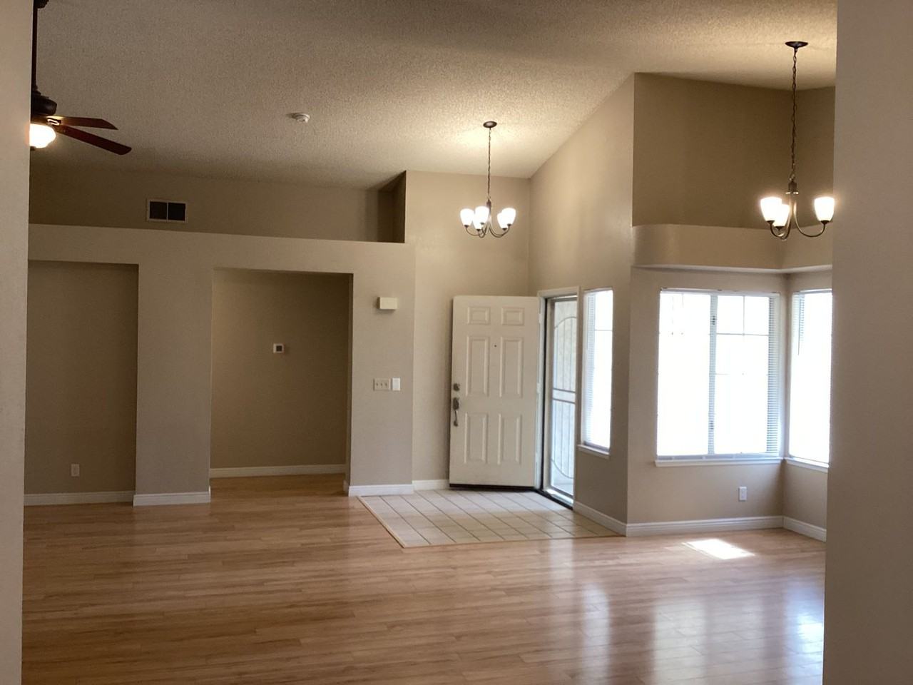 9615 N Buttonwood Ct - Photo 4 of 36