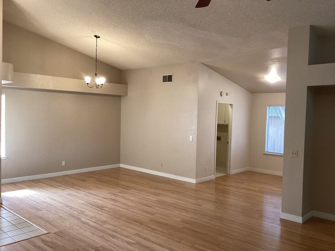 9615 N Buttonwood Ct - Photo 6 of 36