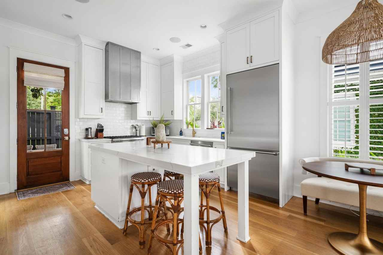 412 Rose Wilder Ln - Photo 2 of 43