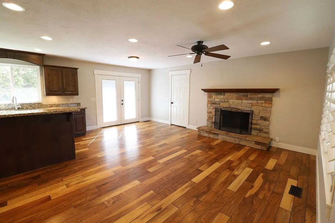 1923 W Ingot Way - Photo 4 of 19