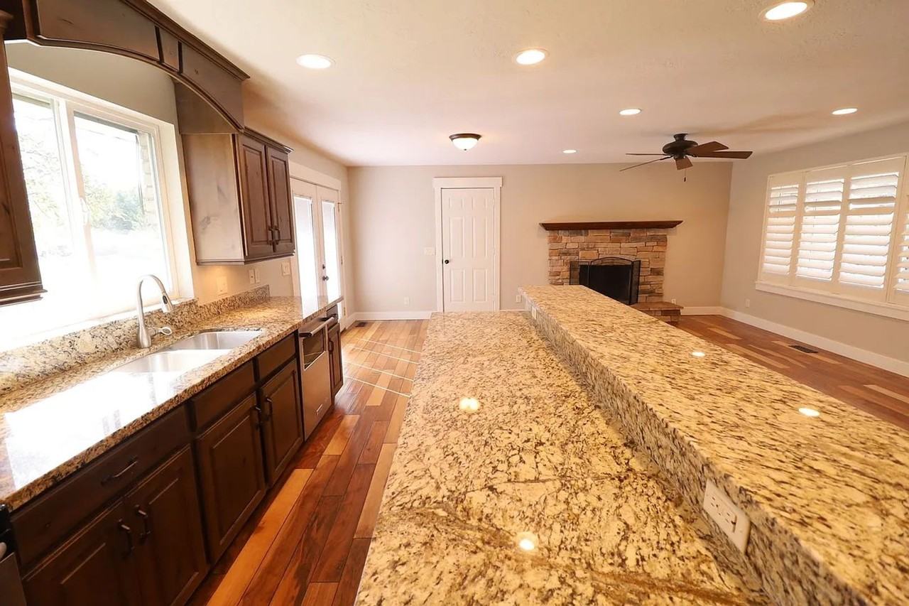 1923 W Ingot Way - Photo 5 of 19