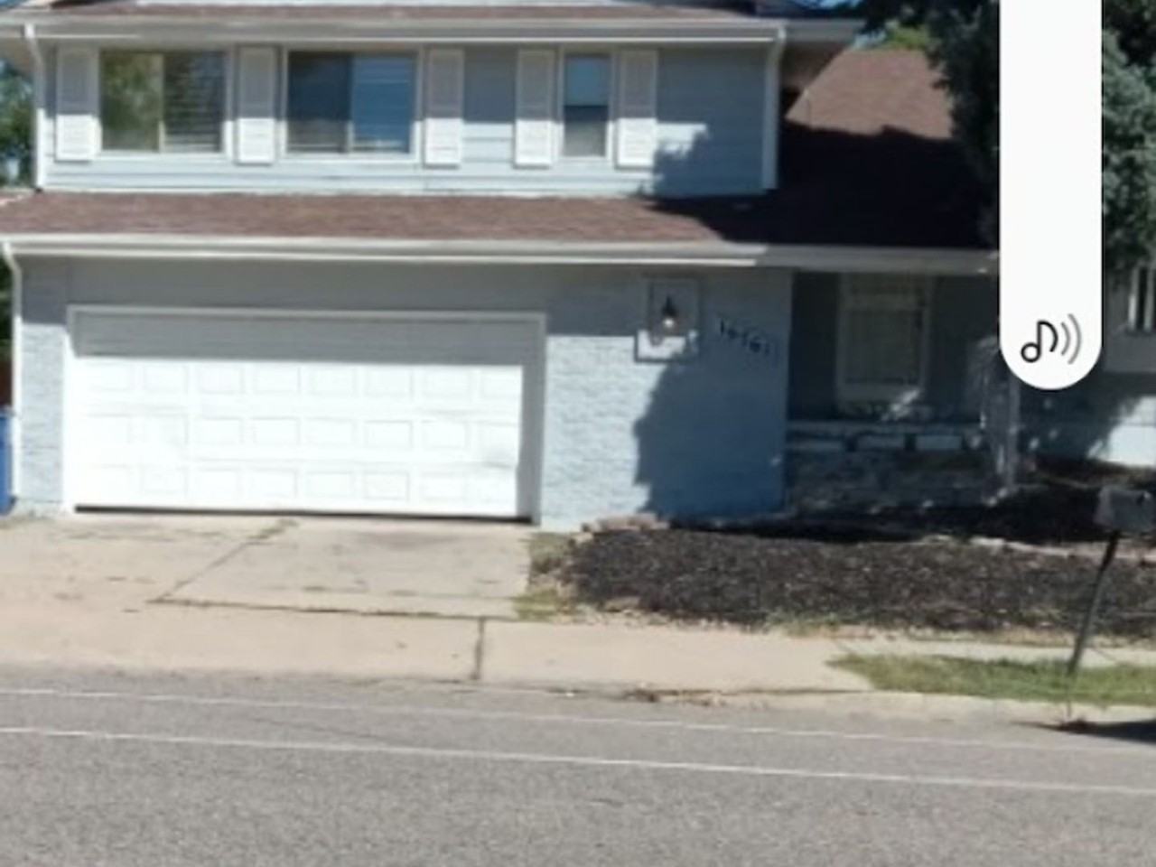 16761 E Kentucky Ave - Photo 2 of 4