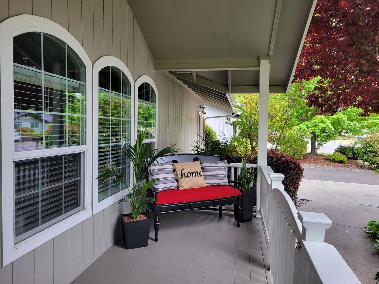 709 Sw Cypress St - Photo 3 of 23