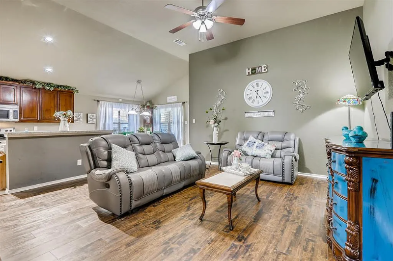 3920 Orcas Street - Photo 3 of 6