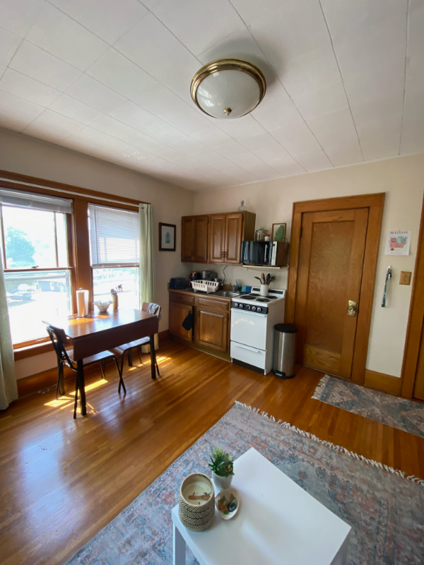 100 Main St - Photo 3 of 9