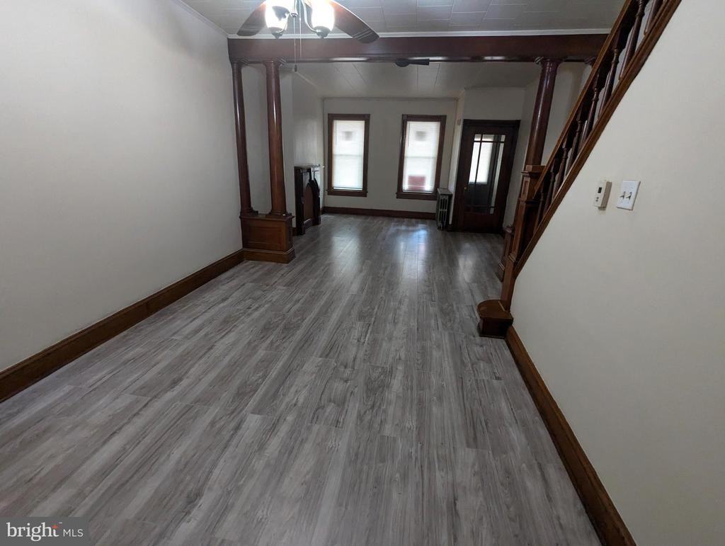 504 Centre St - Photo 3 of 20
