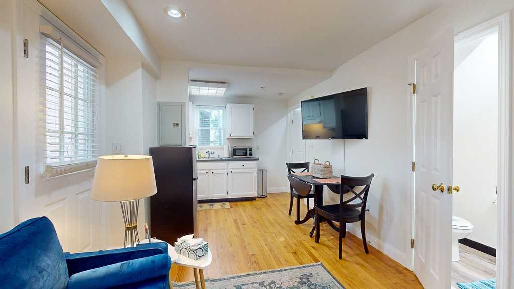 23 Jay St #D - Photo 4 of 21