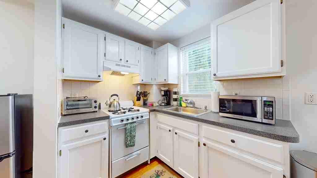 23 Jay St #D - Photo 7 of 21