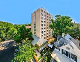 featured image of 121 W Gilman St