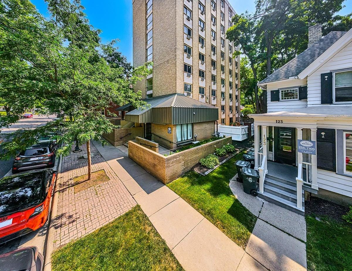 The Highlander - Photo 6 of 34