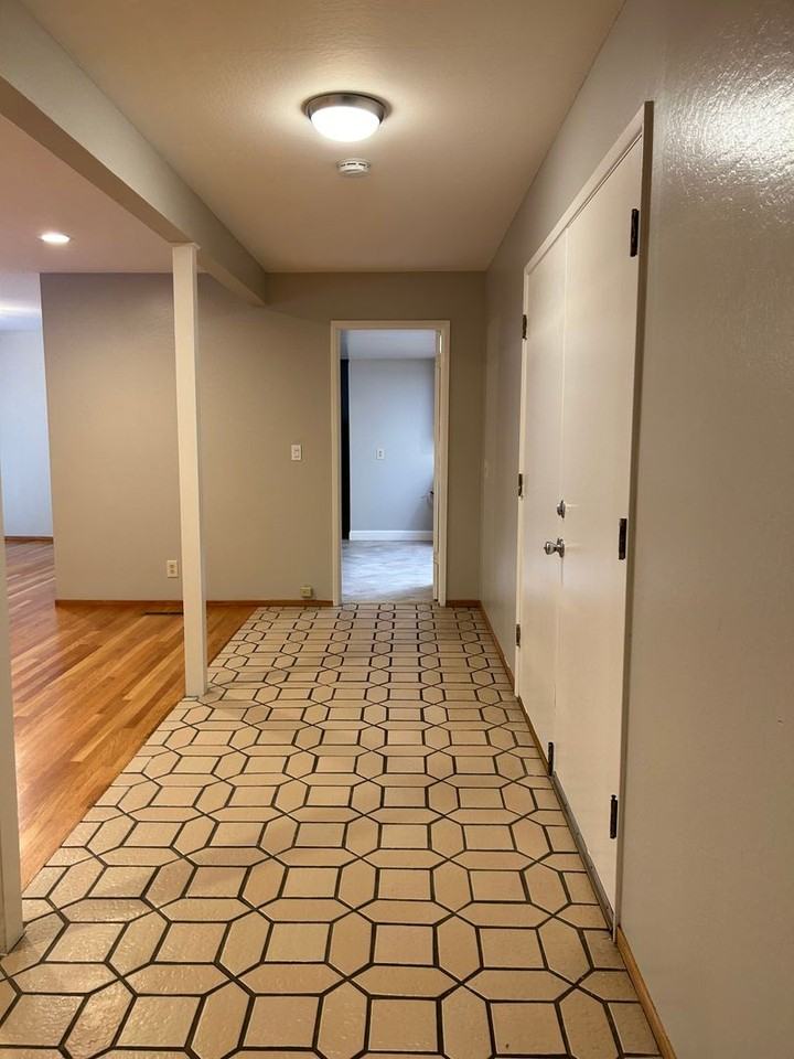 2517 Diericx Dr - Photo 3 of 17