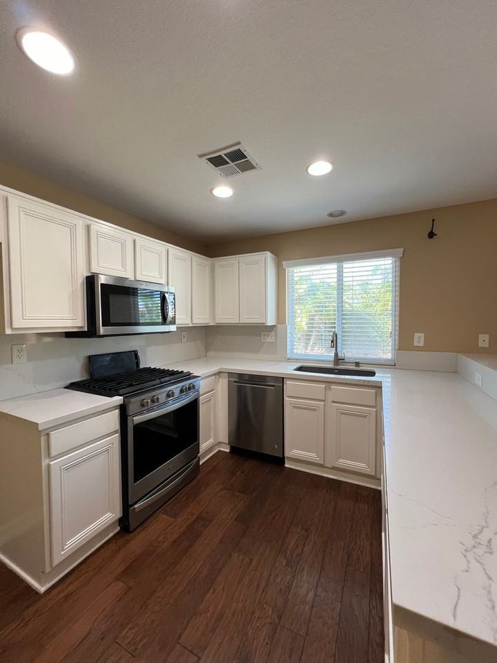 2540 San Saba St - Photo 7 of 22