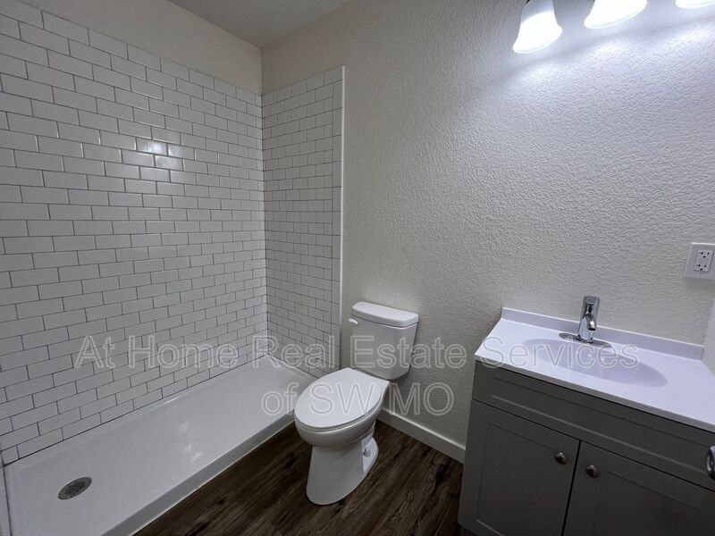 349 N Homewood Ave - Photo 5 of 11