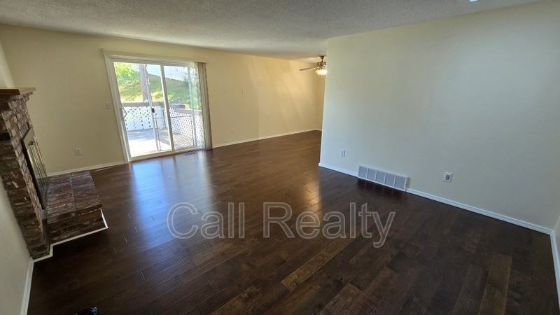 609 W Sierra Way - Photo 2 of 16