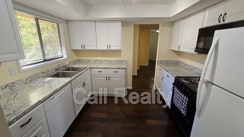 609 W Sierra Way - Photo 3 of 16