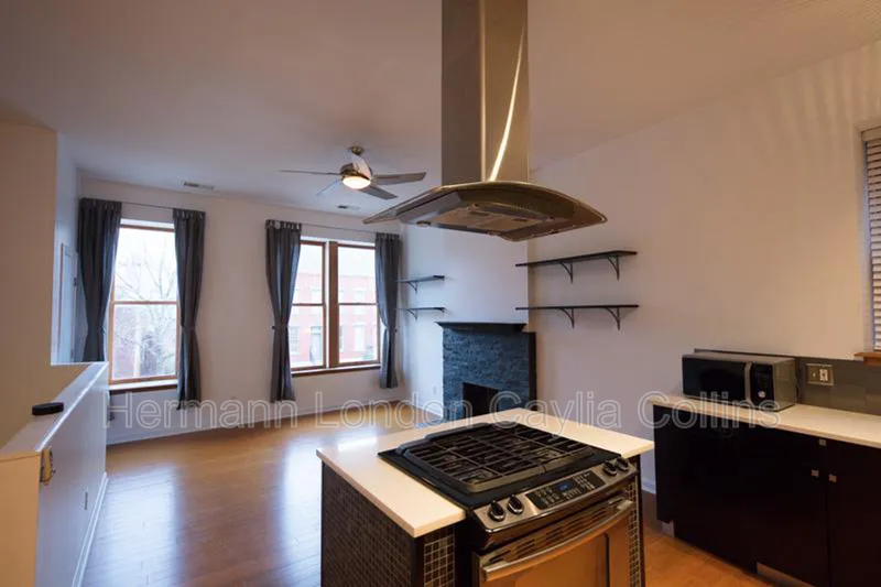 2321 Hickory St #21B - Photo 3 of 13