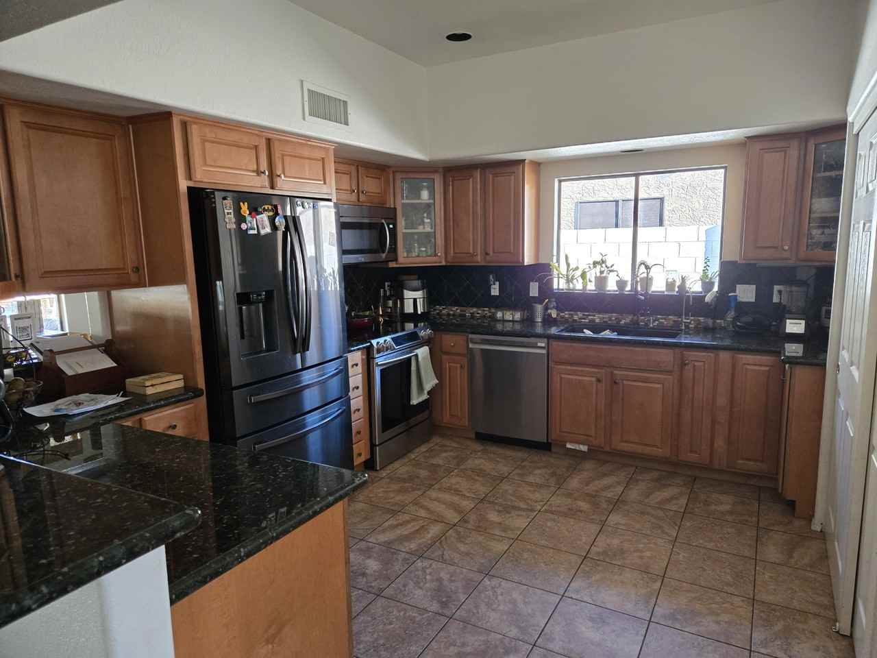 2616 S Siesta Dr - Photo 5 of 21