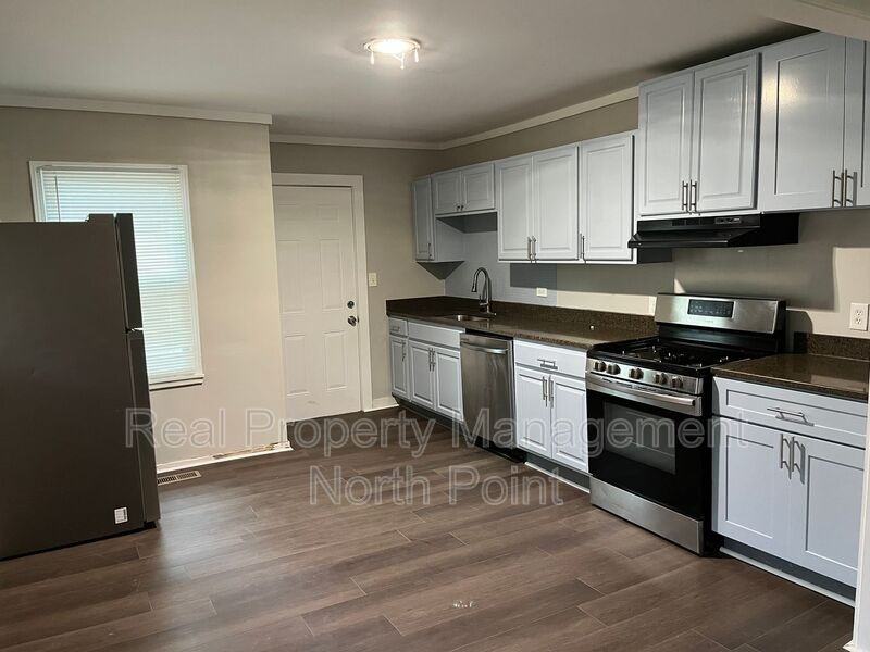 468 Birney St Ne #468 - Photo 3 of 13