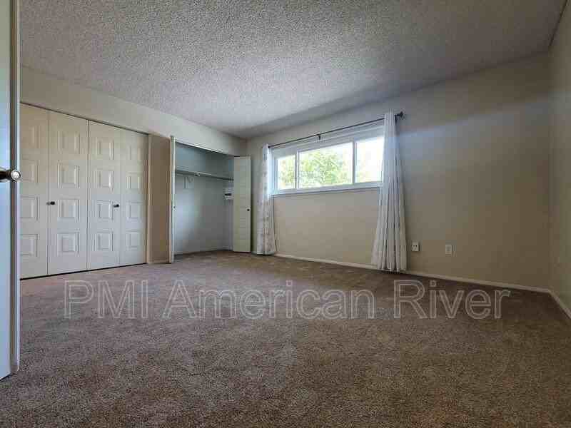 5125 Gibbons Dr - Photo 4 of 18