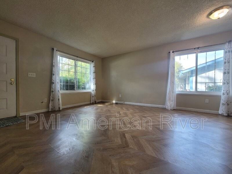 5125 Gibbons Dr - Photo 6 of 18