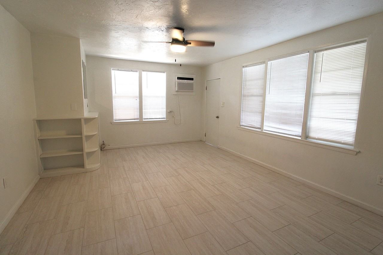 2066 7th St - Photo 3 of 13