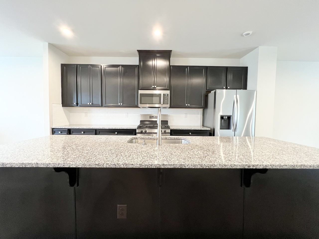 2040 Dornoch Rd - Photo 3 of 20