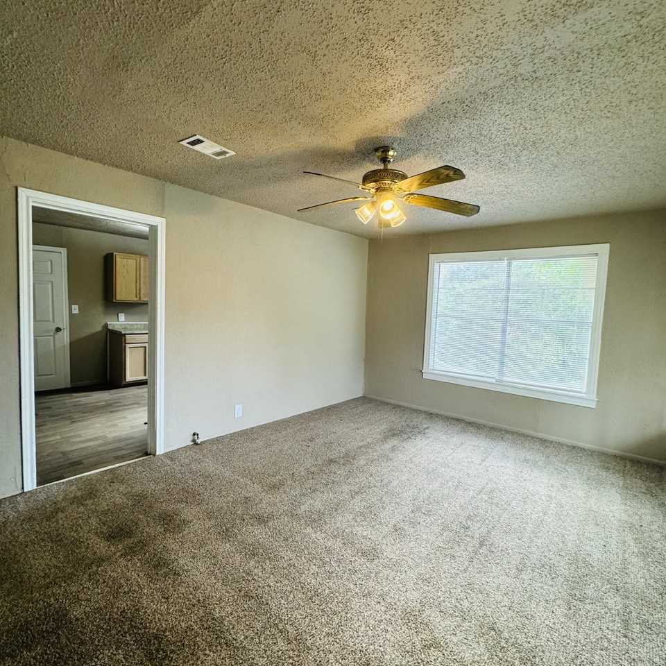 3139 Waverly St - Photo 3 of 10