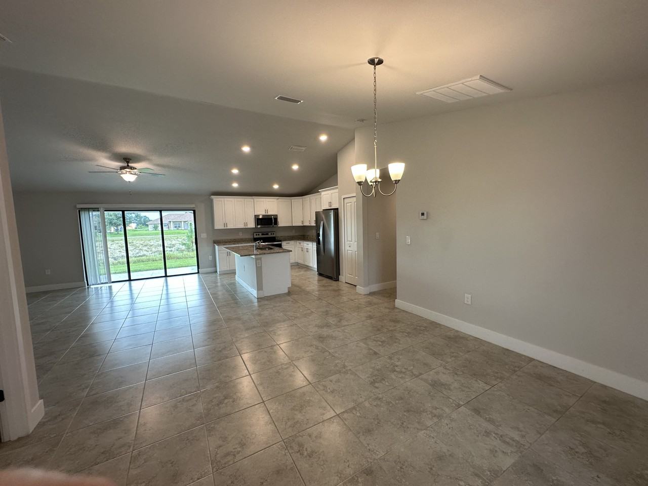 2710 28th St Sw - Photo 2 of 11