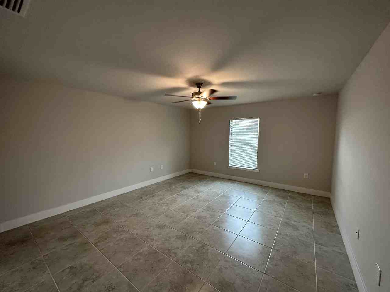 2710 28th St Sw - Photo 5 of 11