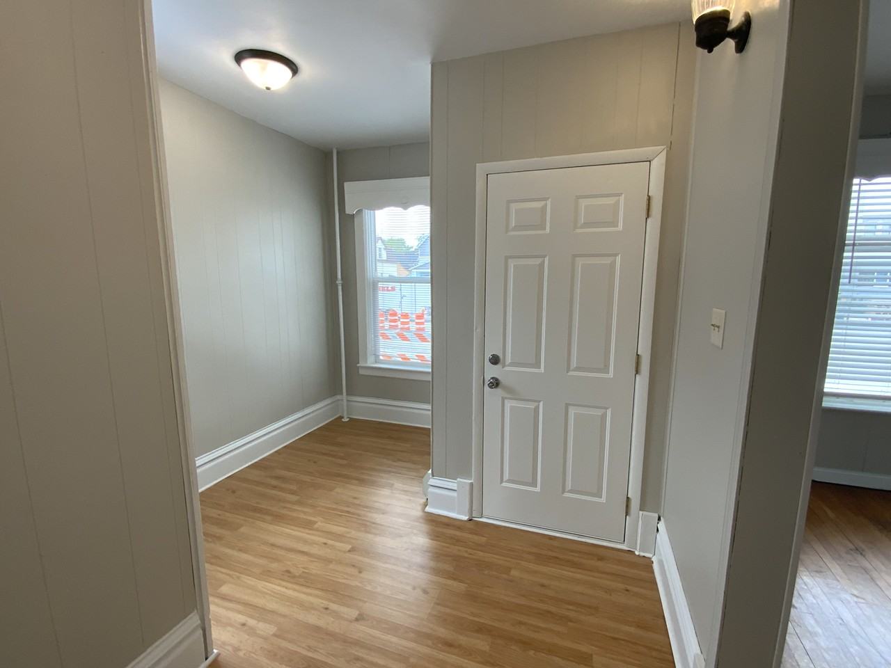 1508 Hammond Ave - Photo 3 of 17