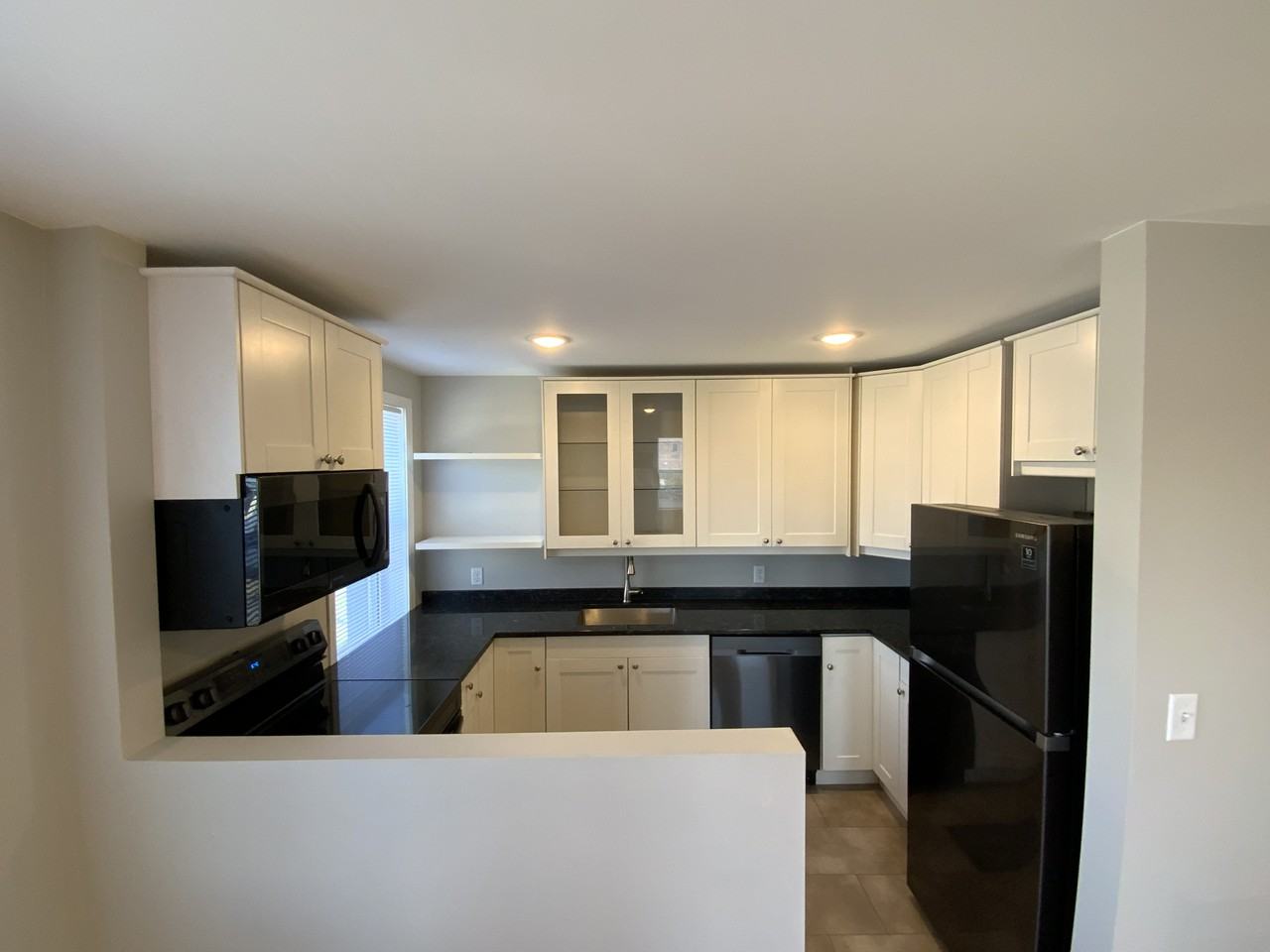 12 N 20Th Ave W - Photo 2 of 31