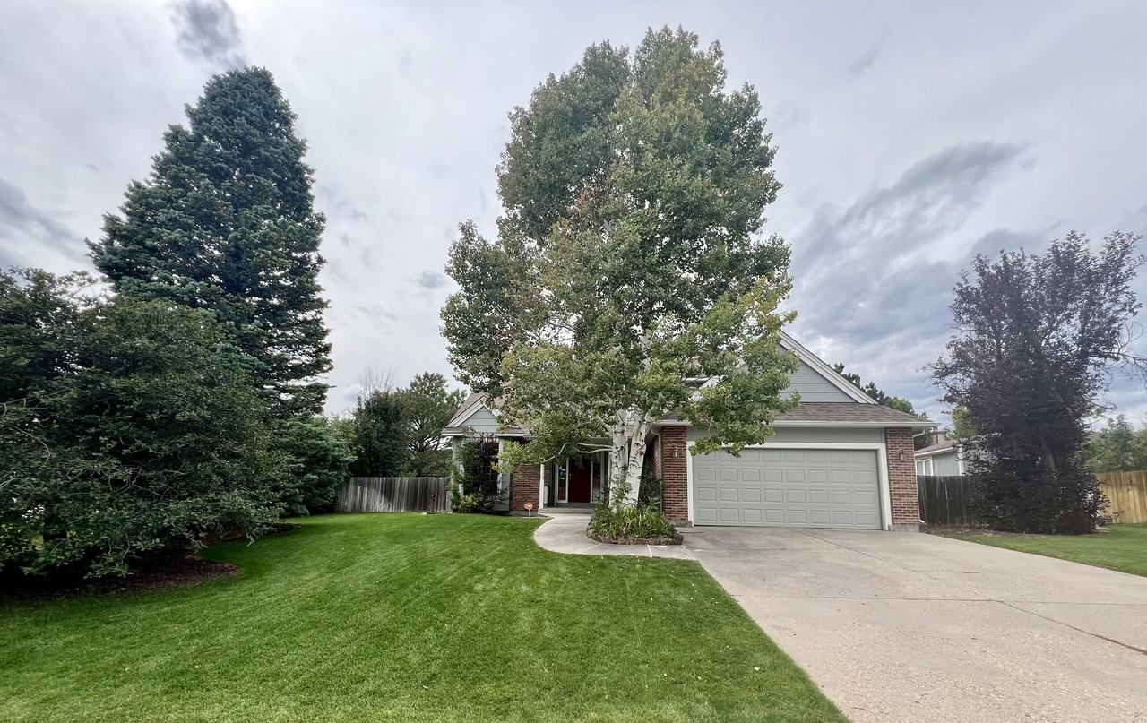 7230 Bridle Dr - Photo 2 of 50