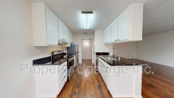 featured image of 905 Lakeside Dr #5