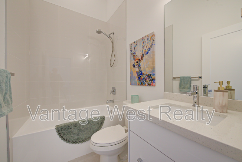 701 Stockwell Ave - Photo 3 of 12