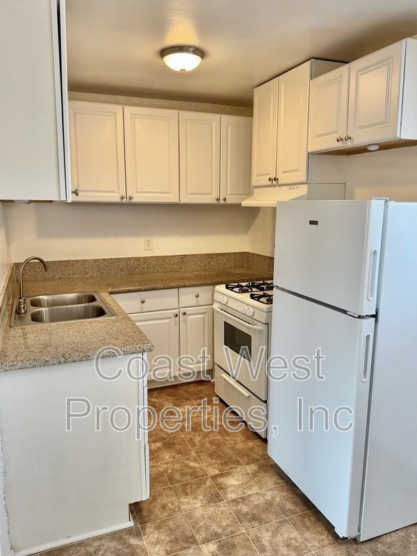 804 S Orange Ave #17 - Photo 5 of 14