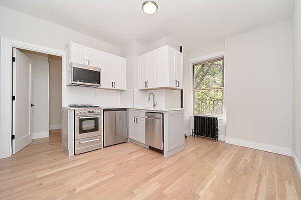 42 Grove St #3B - Photo 2 of 10